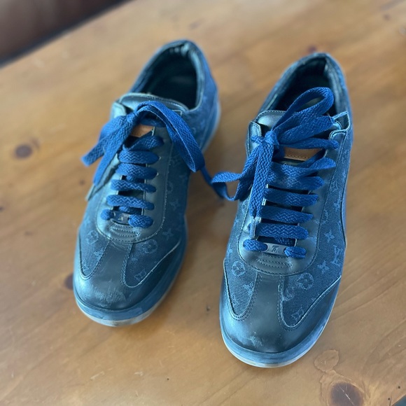 Louis Vuitton Sneakers - Picture 5 of 6